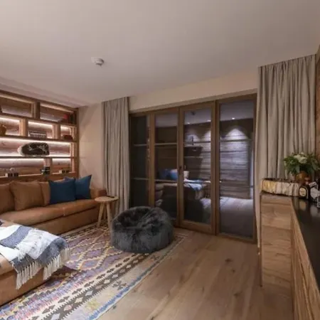 Chalet With Pool, Gym And Sauna *